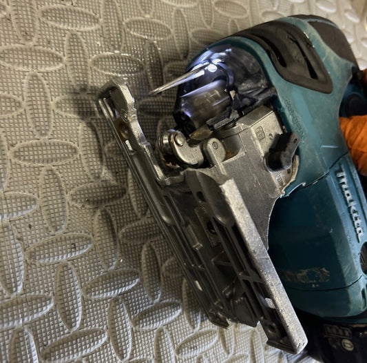 Makita DJV180Z – 18V LXT akkus szúrófűrész