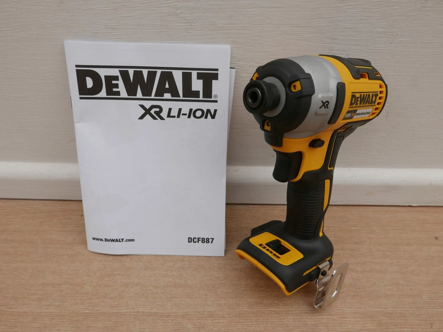 DeWalt DCF887 – 18V XR szénkefe nélküli ütvecsavarozó