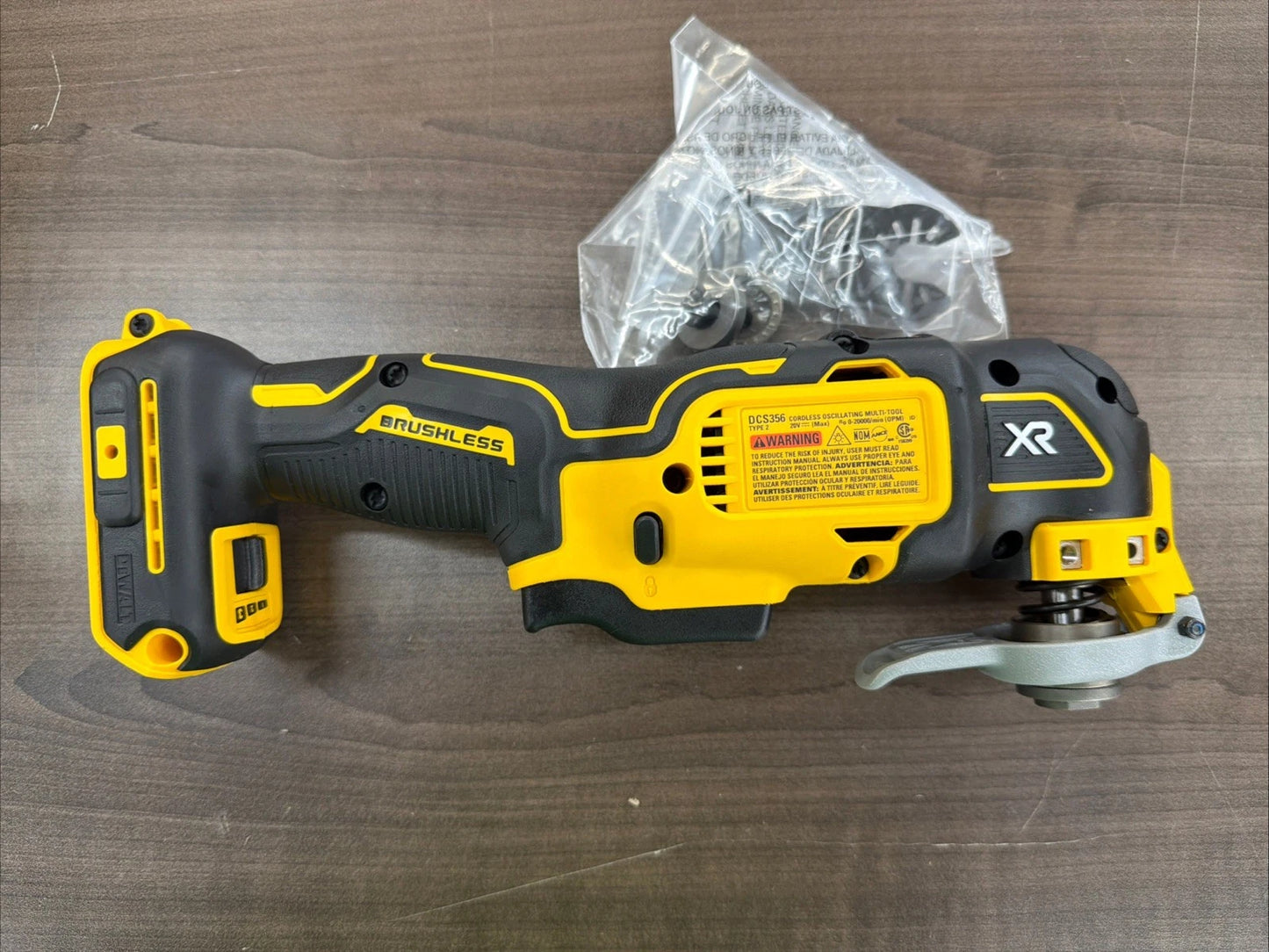 DeWalt DCS356 XR – 18V MAX / 20V MAX szénkefe nélküli 3 sebességes oszcilláló multiszerszám
