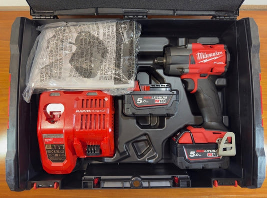 Milwaukee M18 FMTIW2F12 FUEL 1/2” ütvecsavarozó készlet – 2×5.0Ah akkumulátorral + M12-18FC gyorstöltővel