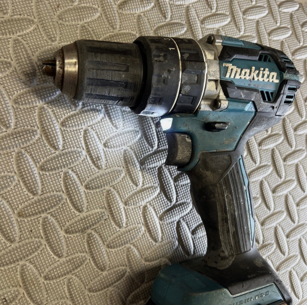 Makita DHP484Z – 18V LXT 2 sebességes szénkefe nélküli kombinált fúró