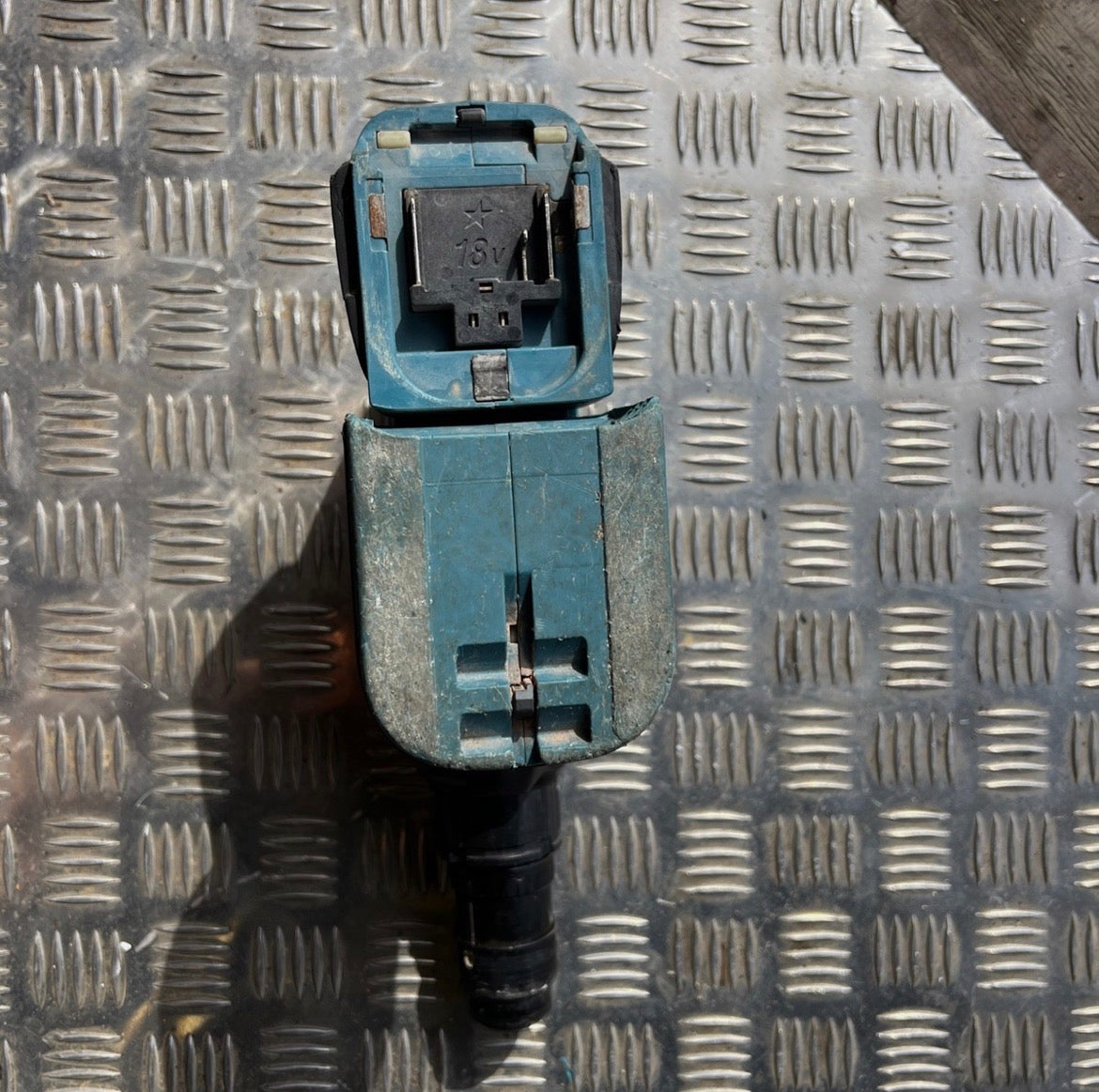 Makita DHR243Z – 18V LXT 3 üzemmódú SDS-Plus fúrókalapács