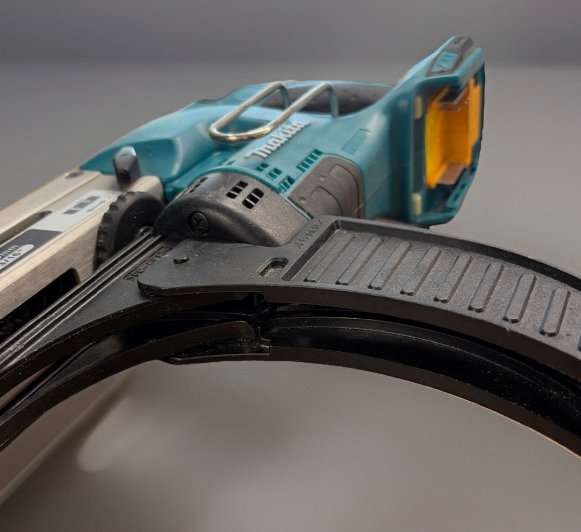 Makita DFR550Z – 18V LXT automata adagoló csavarhúzó