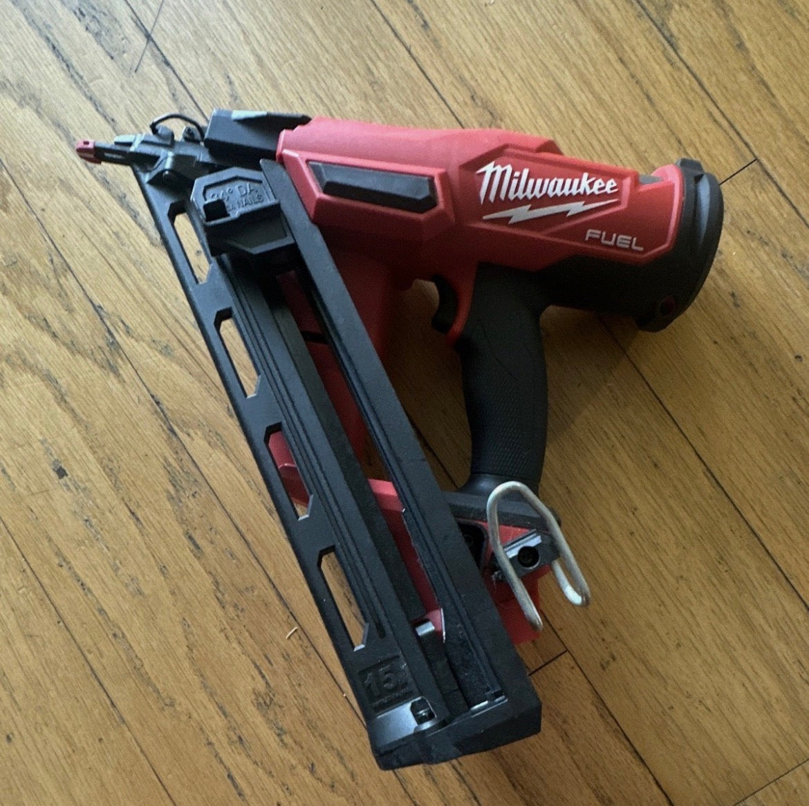 Milwaukee M18 FUEL 16GA szögbelövő