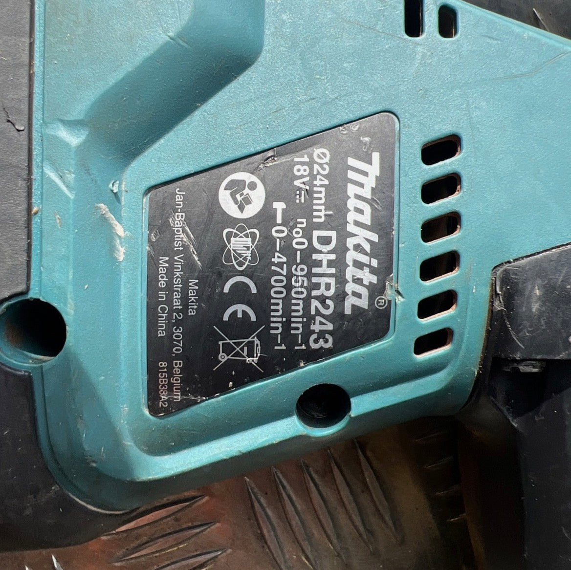 Makita DHR243Z – 18V LXT 3 üzemmódú SDS-Plus fúrókalapács
