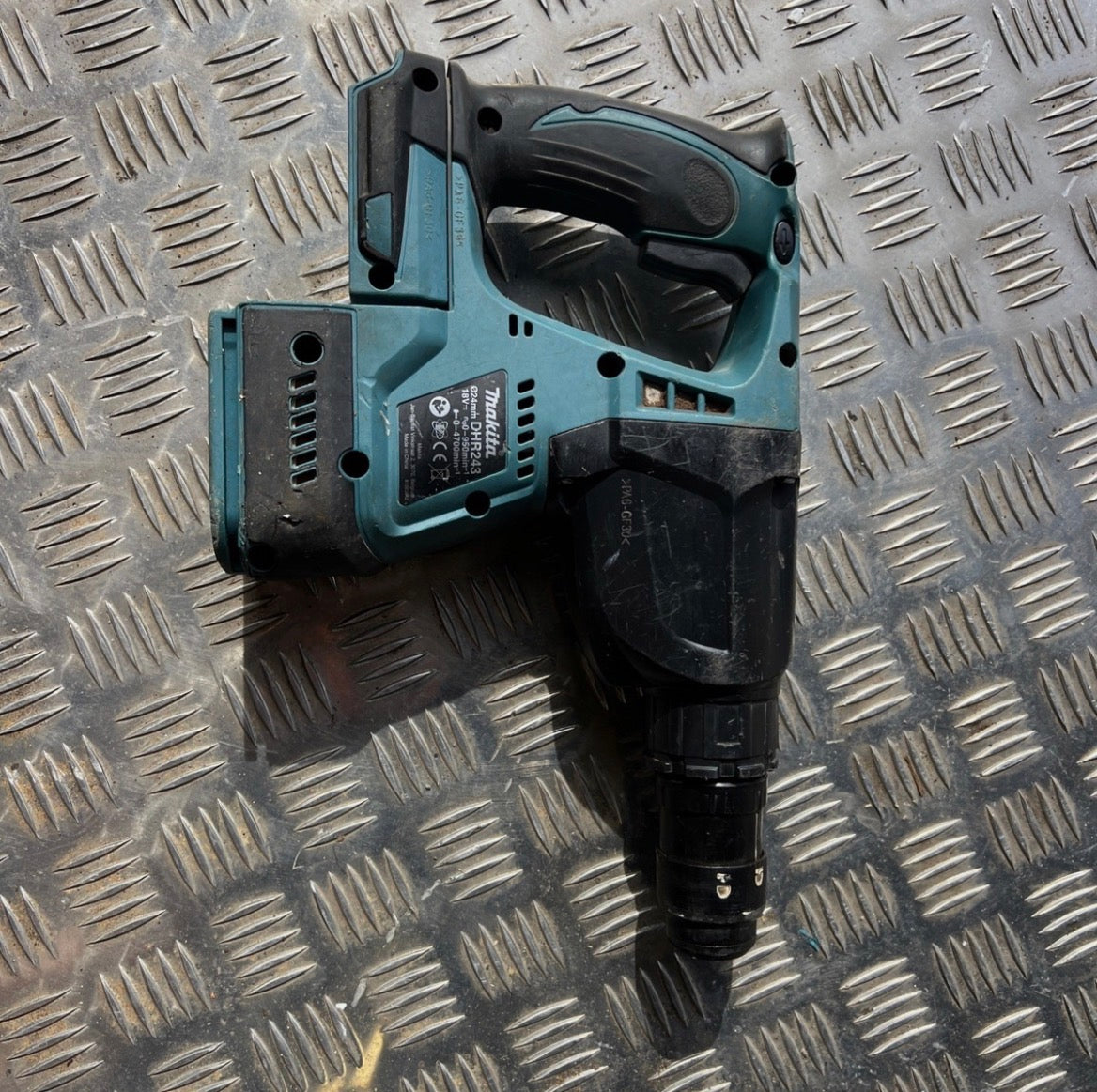 Makita DHR243Z – 18V LXT 3 üzemmódú SDS-Plus fúrókalapács