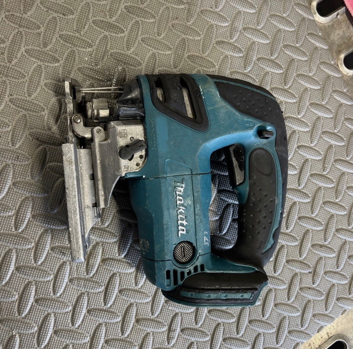 Makita DJV180Z – 18V LXT akkus szúrófűrész
