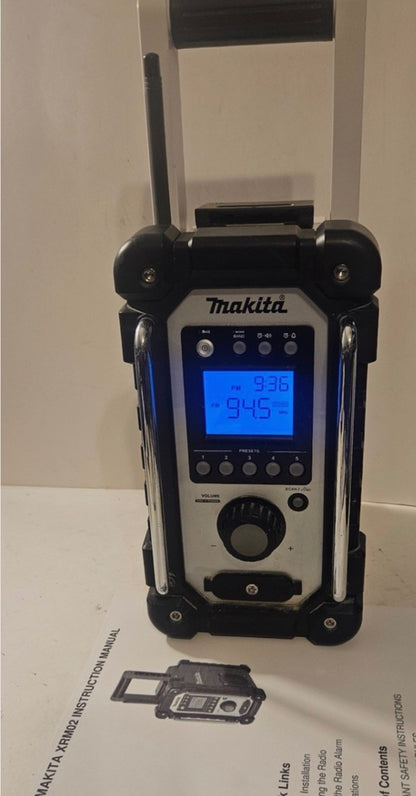 Makita XRM02 Jobsite Radio – (használt, kézikönyvvel, akku nélkül