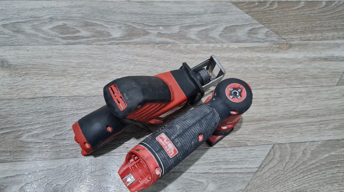 Milwaukee M12 FDSS-0 + C12HZ-0 – 12V FUEL csiszoló + Hackzall készlet