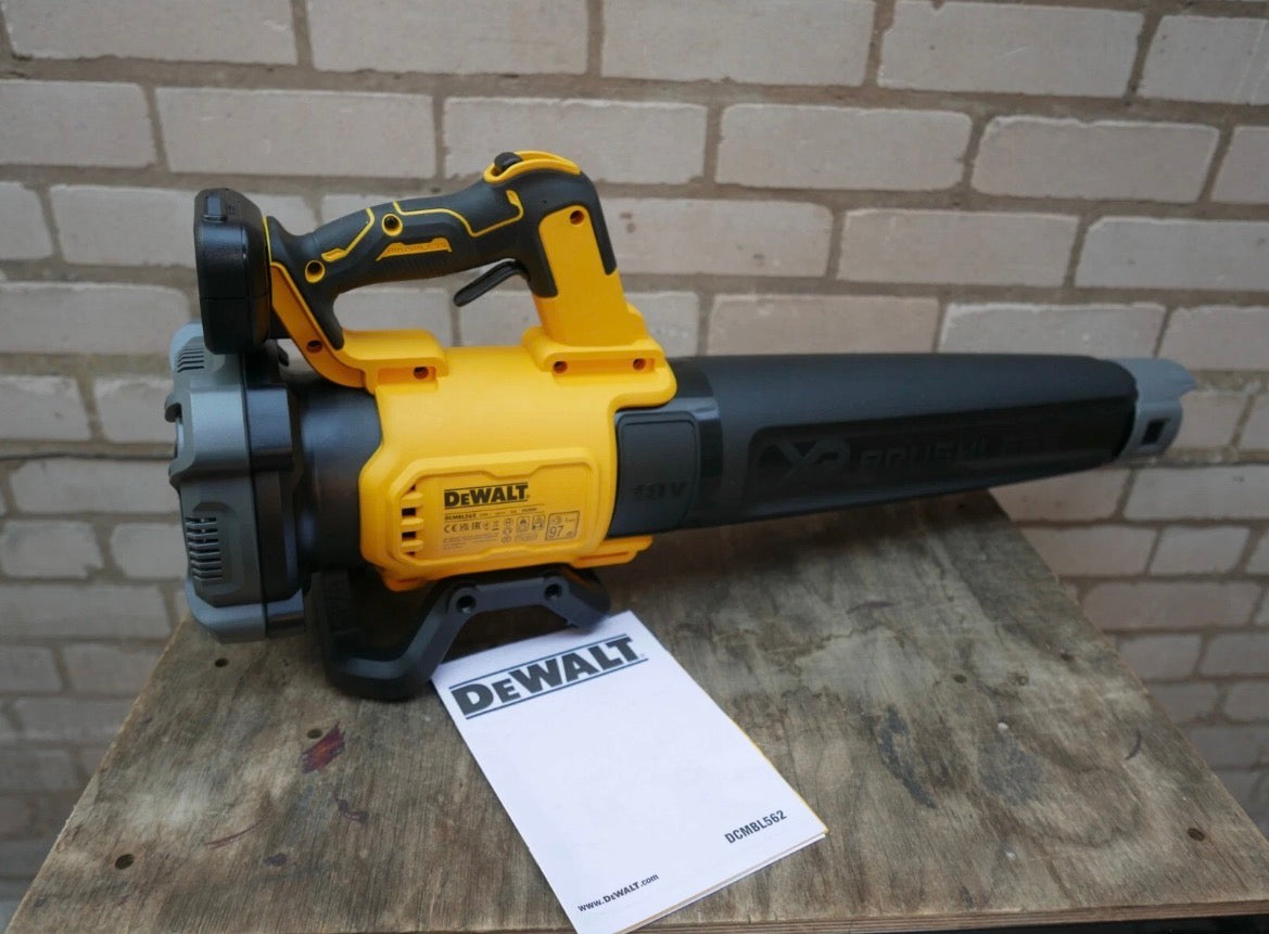 DeWalt DCMBL562 XR – 18V szénkefe nélküli lombfúvó + koncentrátor fúvóka
