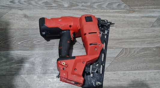 Milwaukee M18FN16GA-OX 18 V-os szegezőpisztoly