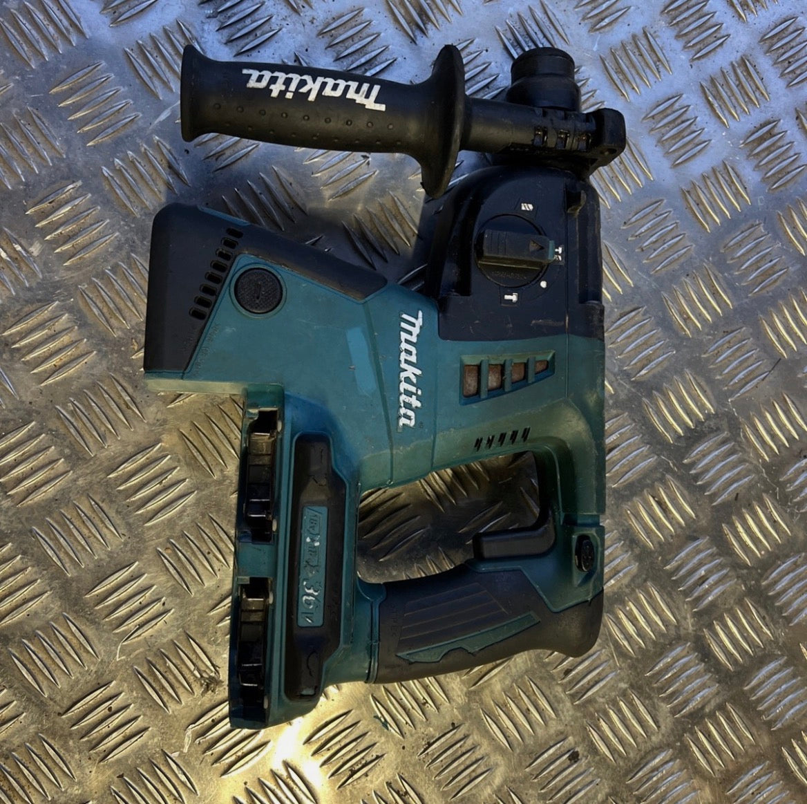 Makita DHR263Z – 18V LXT / 2×18V SDS-Plus akkus fúrókalapács