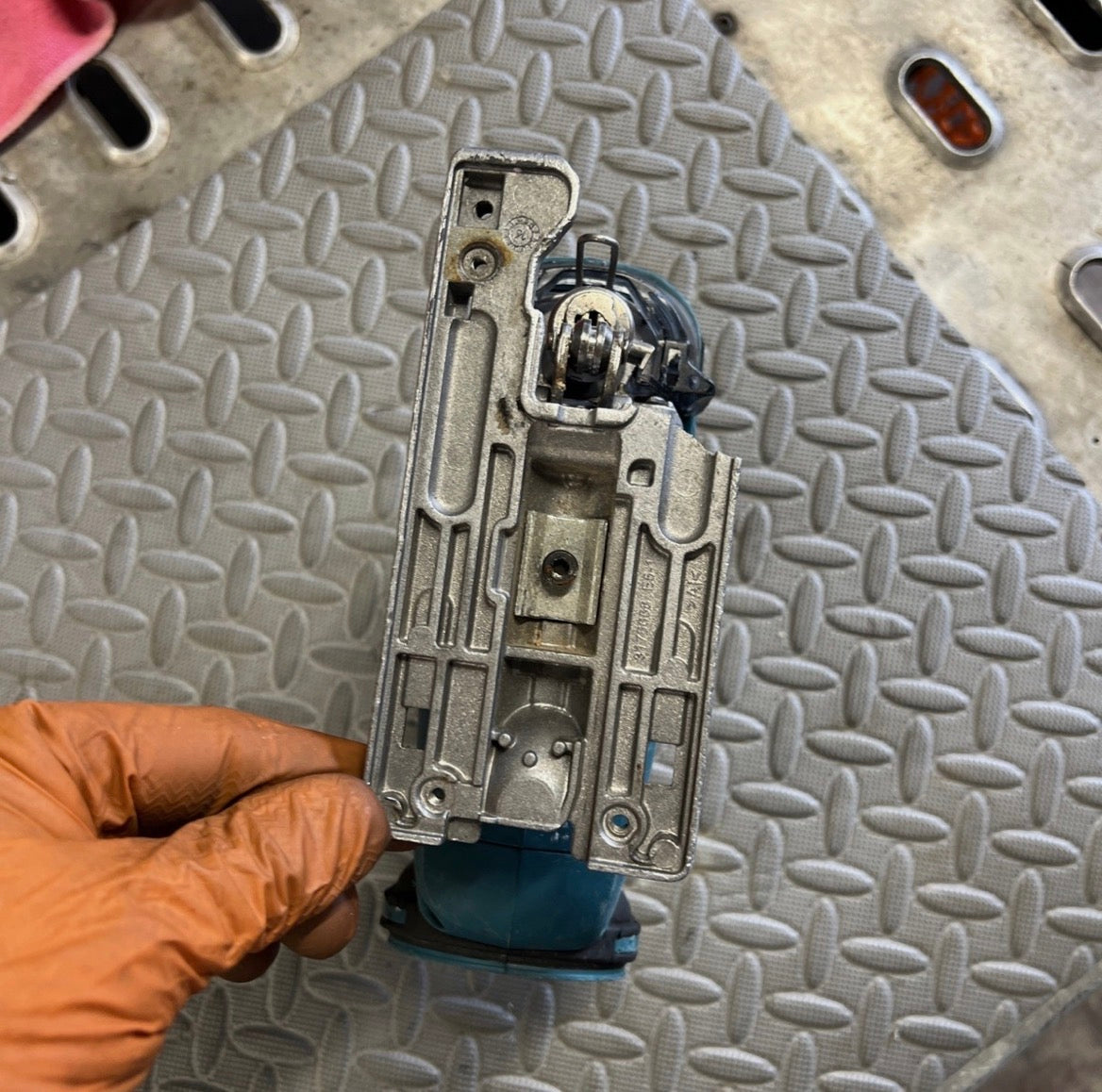 Makita DJV180Z – 18V LXT akkus szúrófűrész