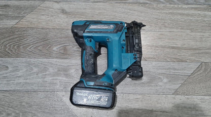 Makita DPT353Z – 18V LXT akkus tűszegező