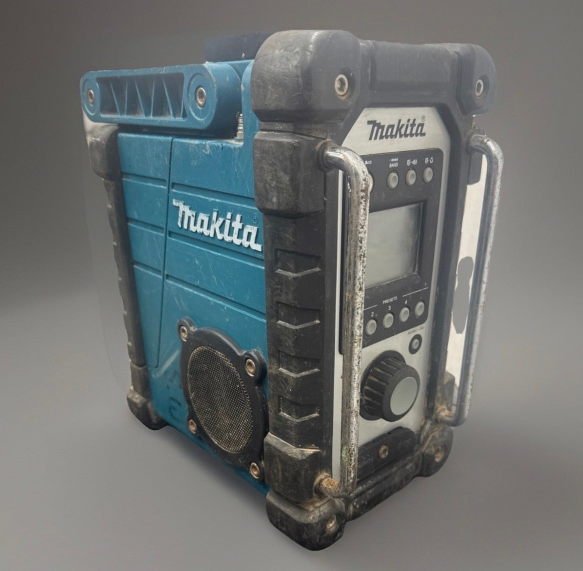 Makita BMR102 – 18V munkahelyi FM/AM rádió