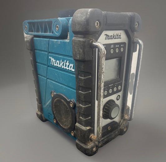 Makita BMR102 – 18V munkahelyi FM/AM rádió