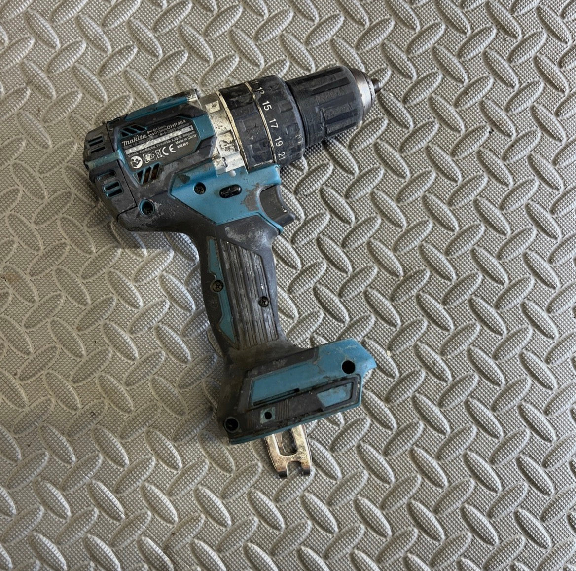 Makita DHP484Z – 18V LXT 2 sebességes szénkefe nélküli kombinált fúró