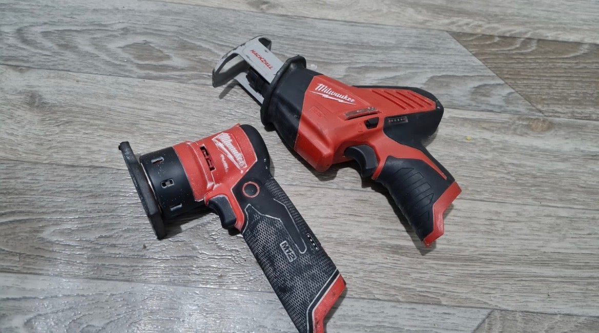 Milwaukee M12 FDSS-0 + C12HZ-0 – 12V FUEL csiszoló + Hackzall készlet