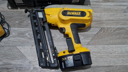 DeWalt DC618 – 18V akkus szegezőpisztoly