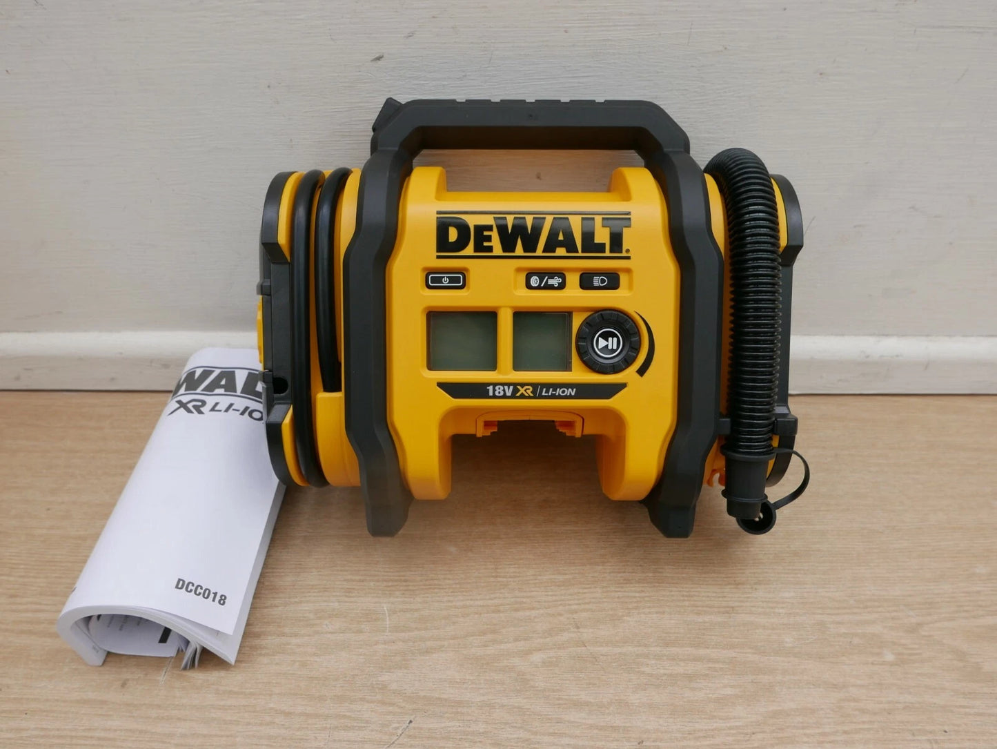 DeWalt DCC018 – 18V XR akkus kerékfelfújó / kompresszor