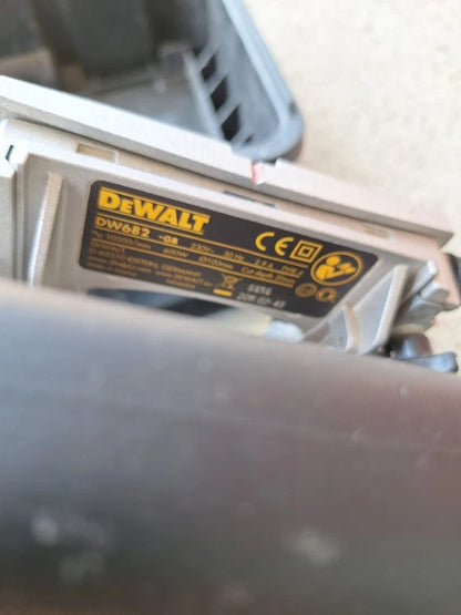 DeWalt DW682 kekszmaró (lamellózó) – tokkal és tartozékokkal